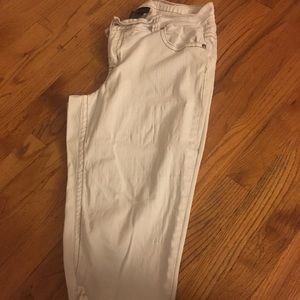 White denim Capri